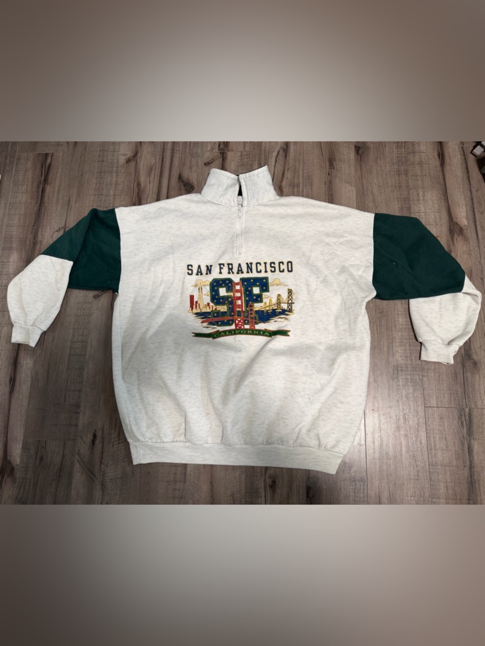San Francisco Graphic Pullover Sweatshirt - Cream with Green Sleeves